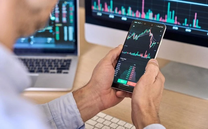 Aplikasi trading di Android